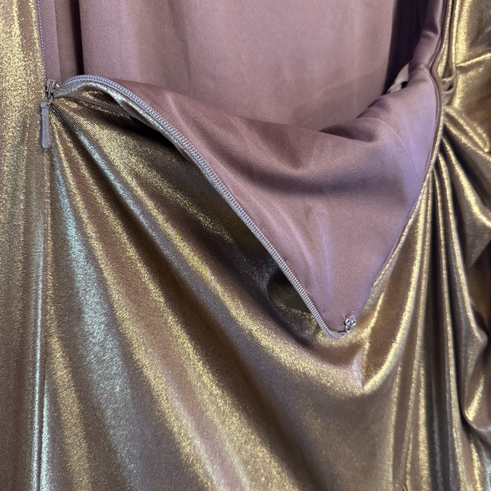 Sherri Hill Metallic Stretch Scuba Halter Dress NWT Size 2 - Picture 8 of 9
